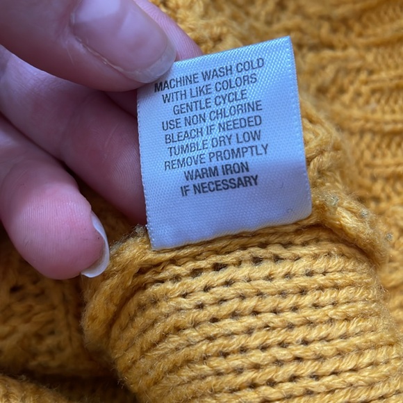 Dress Barn, Mustard Yellow tunic sweater, 3/4 sleeves, zipper detail, size L - Picture 5 of 7